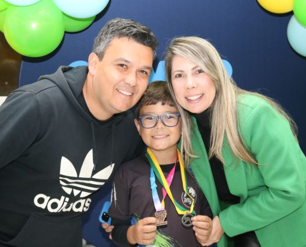 Anglo premia alunos que conquistaram resultados expressivos em olimpadas de matemtica